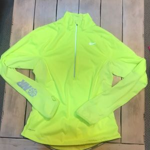 Women’s Small Neon Running Top